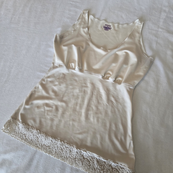 SPANX Hide & Sleek Shapewear Tank Lace Hem Scoop Neck Cream 1X - Picture 3 of 11
